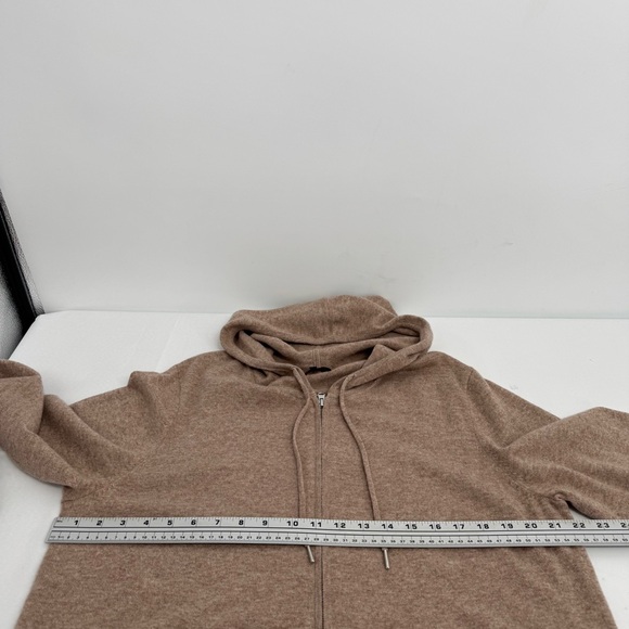Quince Women’s XL Oatmeal Mongolian Cashmere Full Zip Hoodie - Picture 5 of 11
